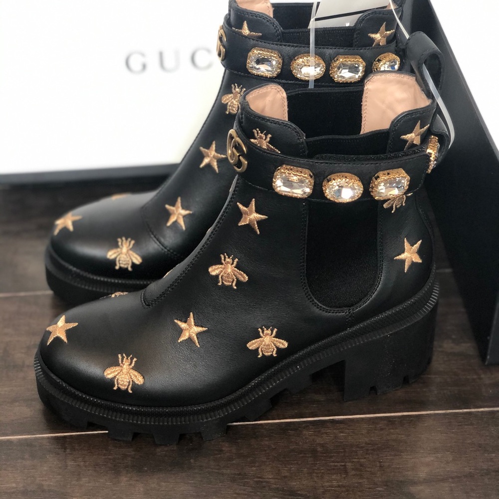 ⭐️ SOLD ⭐️ Gucci Star And Bee Embroidered Boots - Picture 2 of 5